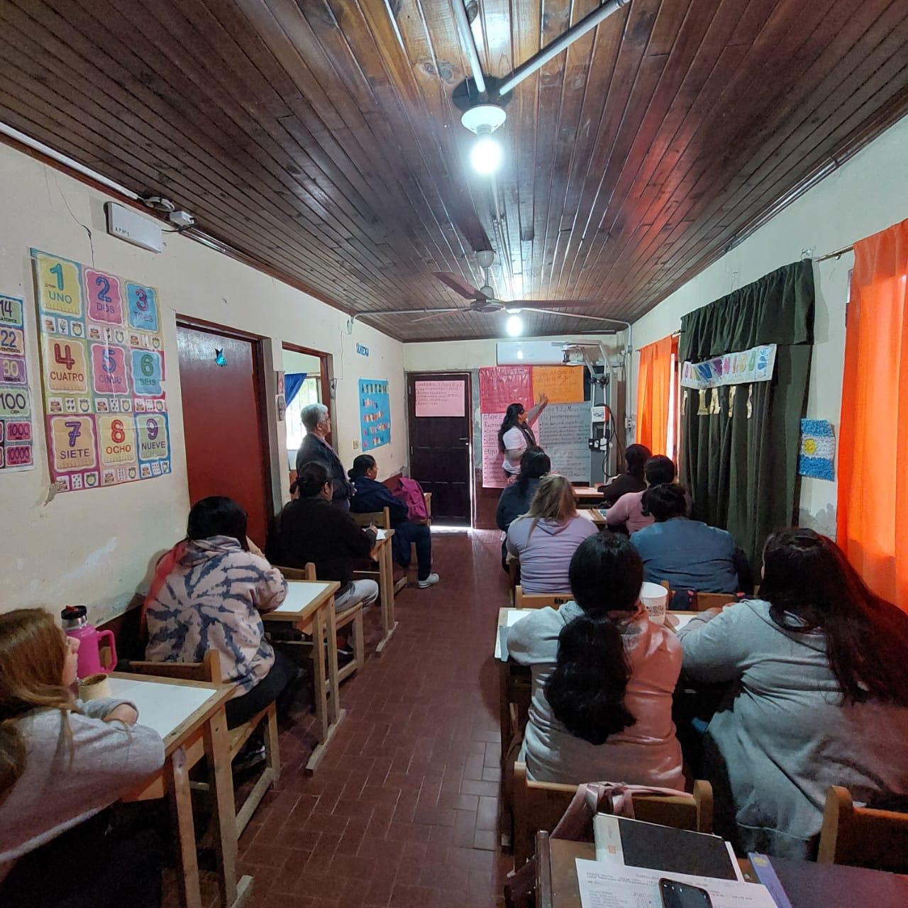 Taller Informativo en el NEP N° 30: El Centro de Salud María Luisa Espinoza Imparte Conocimientos