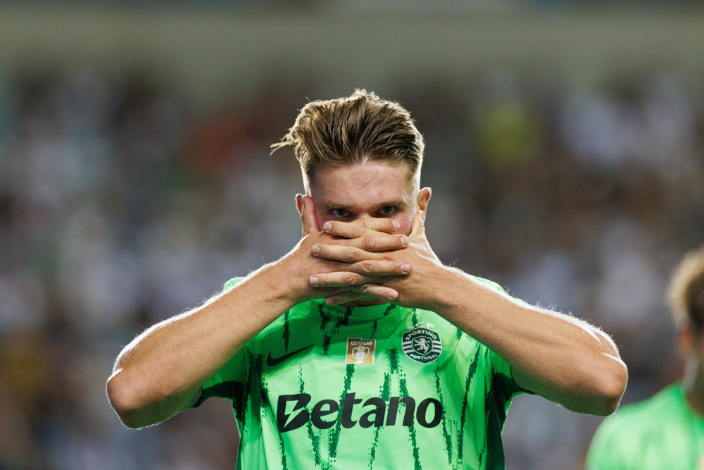 Gyökeres Race Heats Up: Arsenal's Lowball Offer, Man Utd Ready to Pounce!