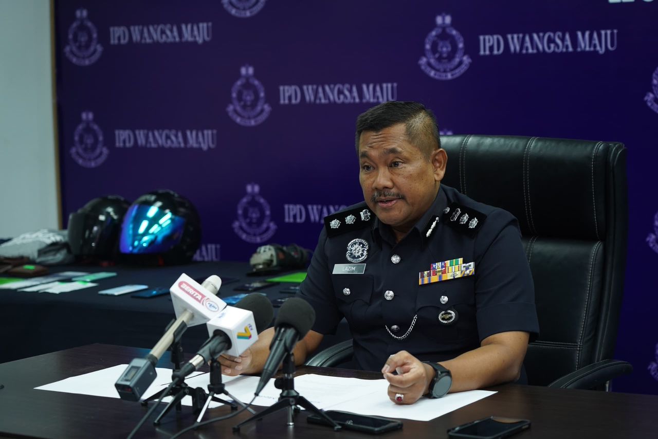 Polis Wanita Tangkap Emakai Dadah di Pusat Hiburan: Berdepan Tindakan Tatatertib