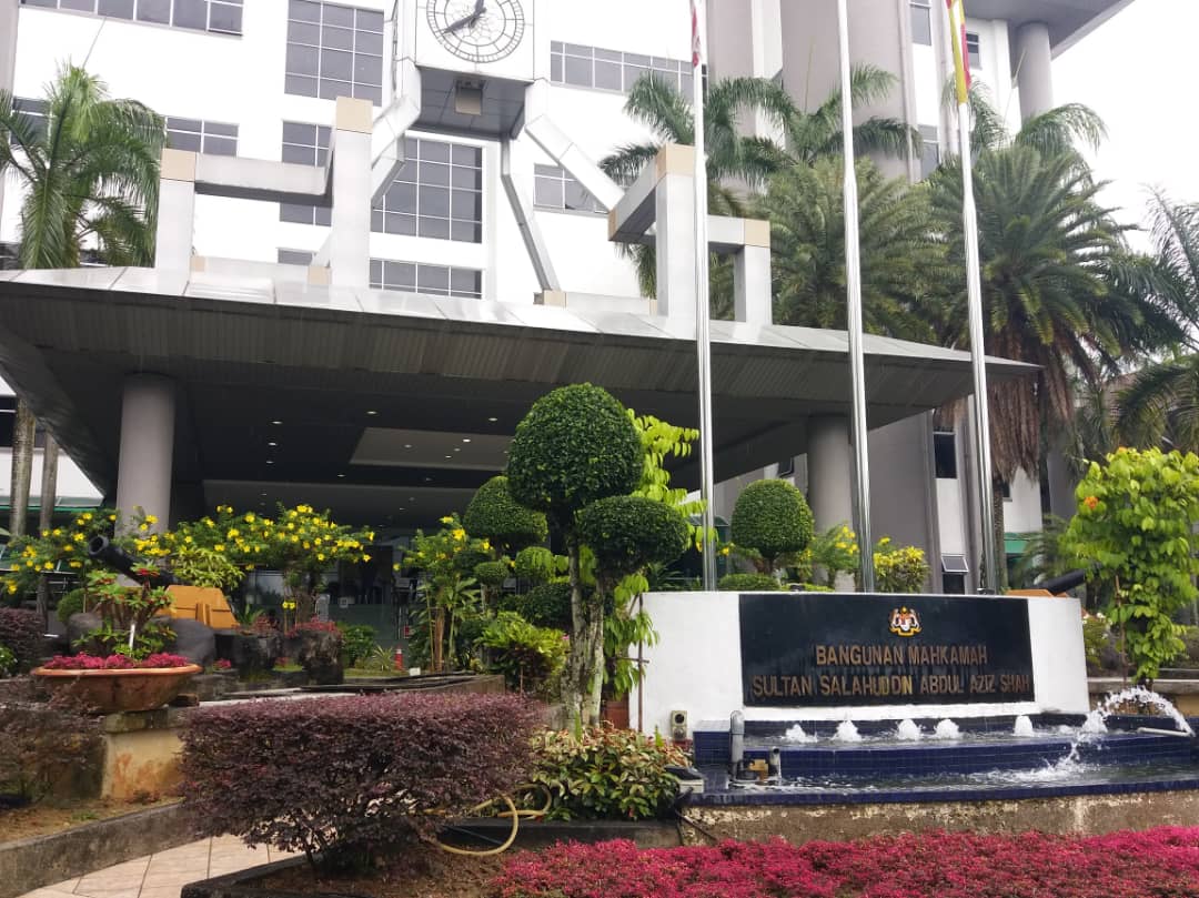 OKU Warga Emas Dituduh Cederakan Anak Perempuan, Dihadapkan ke Mahkamah