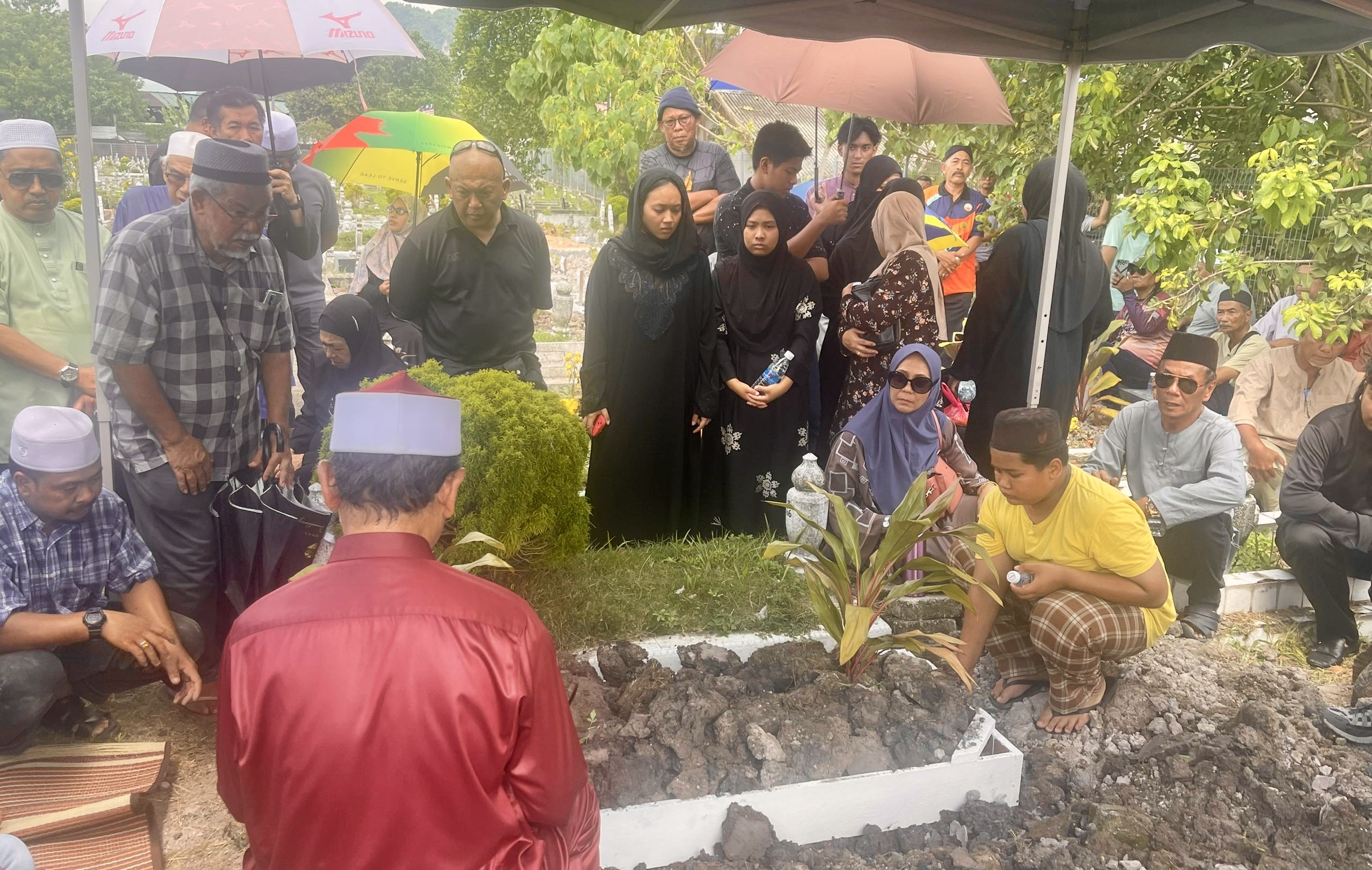Jenazah tokoh wartawan Fauziah Rauf selamat dikebumikan