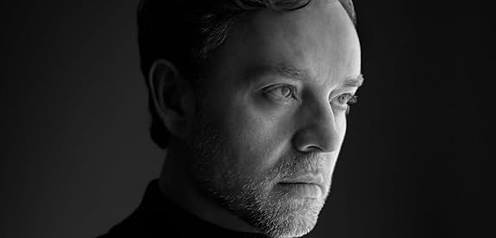Darren Hayes Flees LA as Devastating Wildfires Engulf the City