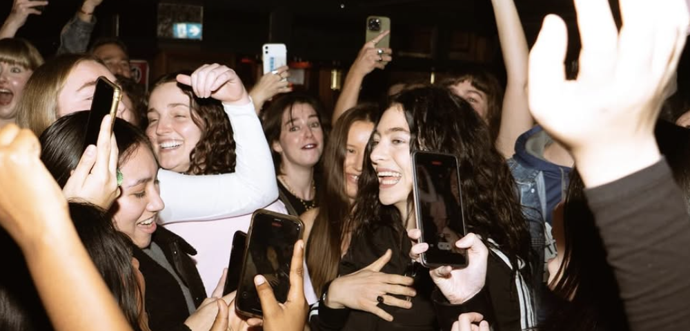Lorde Spotted Dancing the Night Away at Secret Sydney Club Appearance!