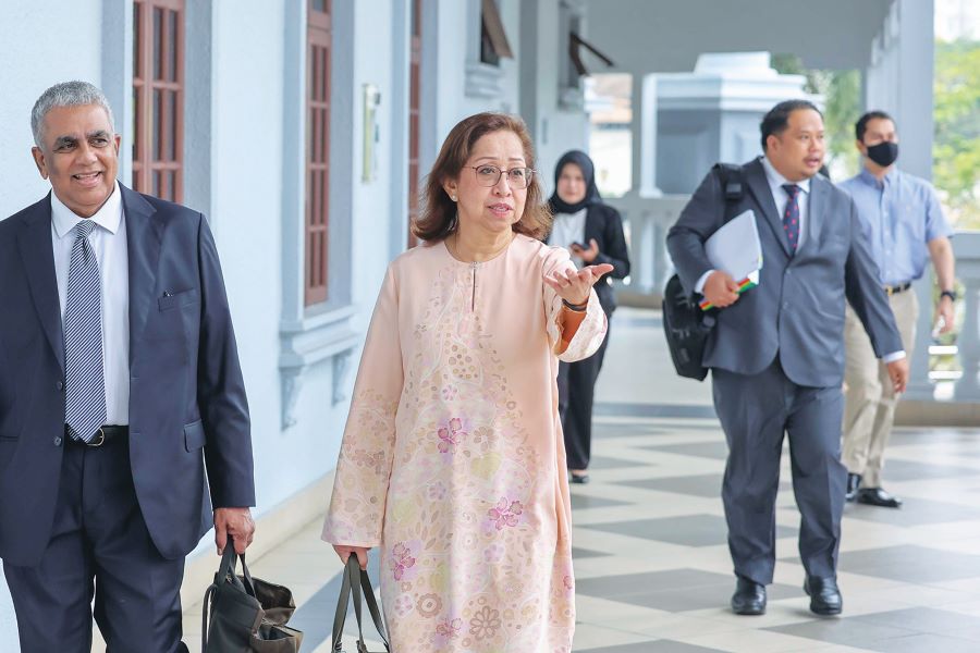 Isteri Tun Daim dakwa haknya dicabul, sifatkan dendam politik
