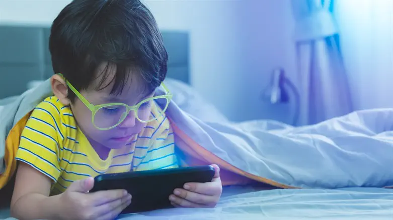 Screen Time Alert: French Experts Warn of Brain Damage in Children Under 6