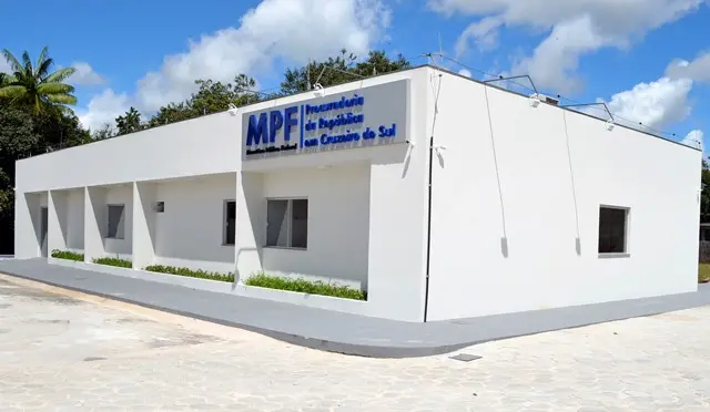 Investigação Revela Possível Acúmulo Ilegal de Cargos Públicos no Alto Juruá: Impacto na Saúde em Risco?