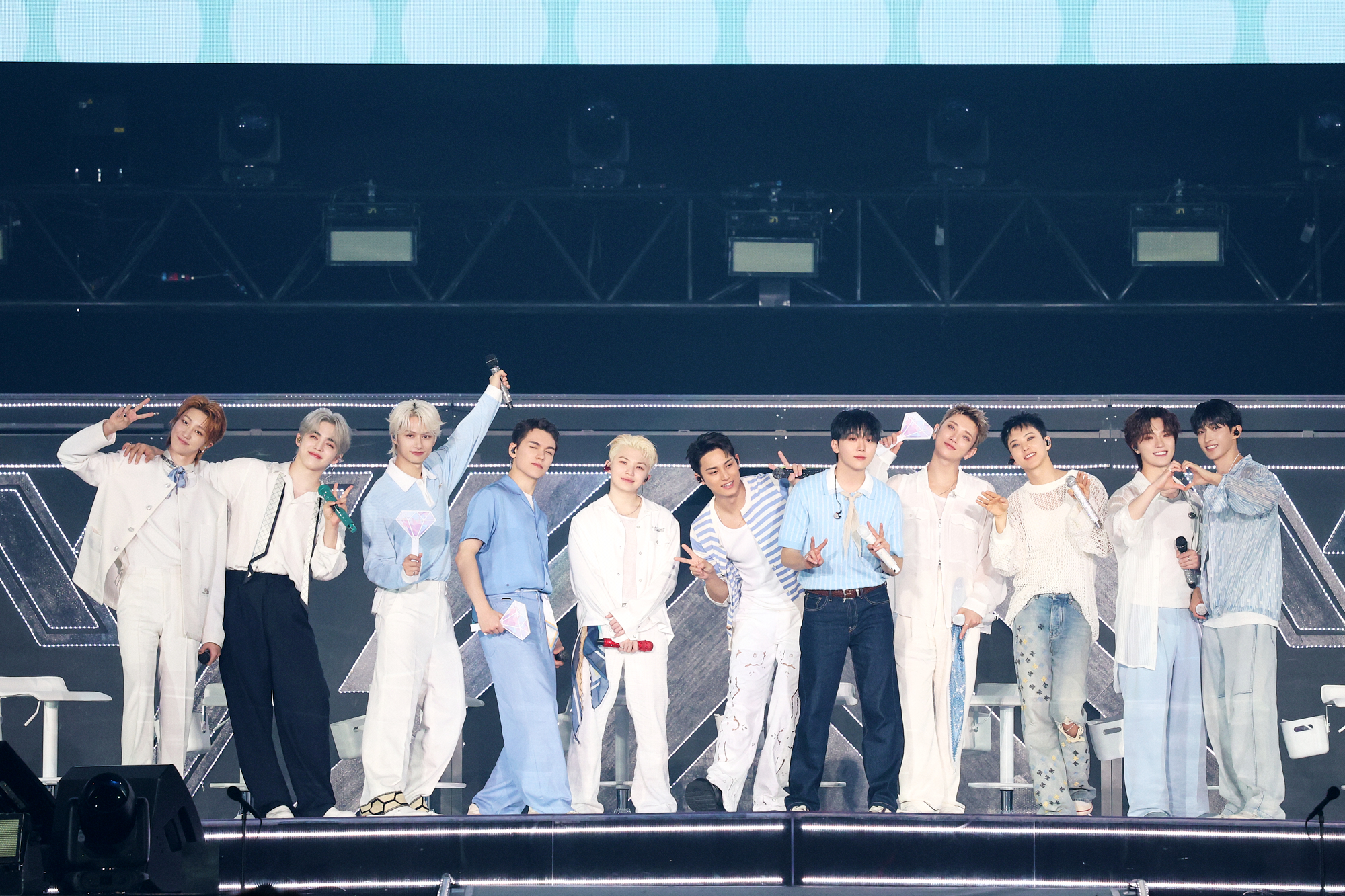 SEVENTEEN、京セラドーム＆埼玉スーパーアリーナを熱狂の渦に！2年ぶり日本ファンミーティング『HOLIDAY』レポート