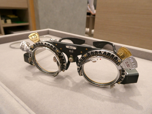 【丸善メガネサロン】スマホ老眼にも！ライフスタイルに合わせた最適なメガネ選びで、快適な毎日を！