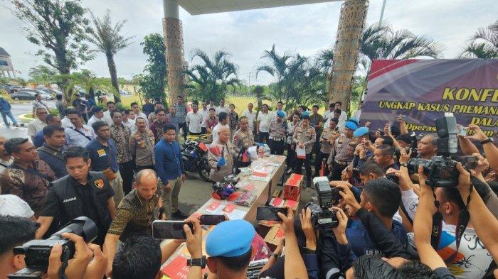Malalim na Paglilinis sa Kalye: 135 Suspek na Sangkot sa Krimen ang Dinakip sa Operasyon ng Pulisya sa Kalsel
