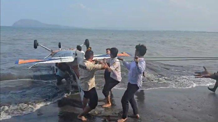 Pantai Gumuk Kantong: Penemuan Black Box Pesawat Latih yang Mendarat Darurat di Perairan Muncar