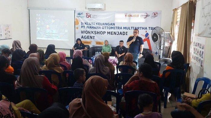 Edukasi Inklusi Keuangan untuk Ibu-ibu dan Remaja di Kemang Manis Palembang