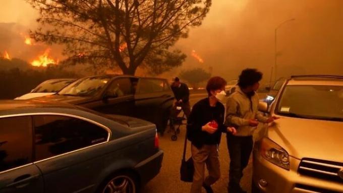 Bencana Kebakaran di Los Angeles: Asap Beracun dan Kualitas Udara Buruk, Mengancam Kesehatan Masyarakat