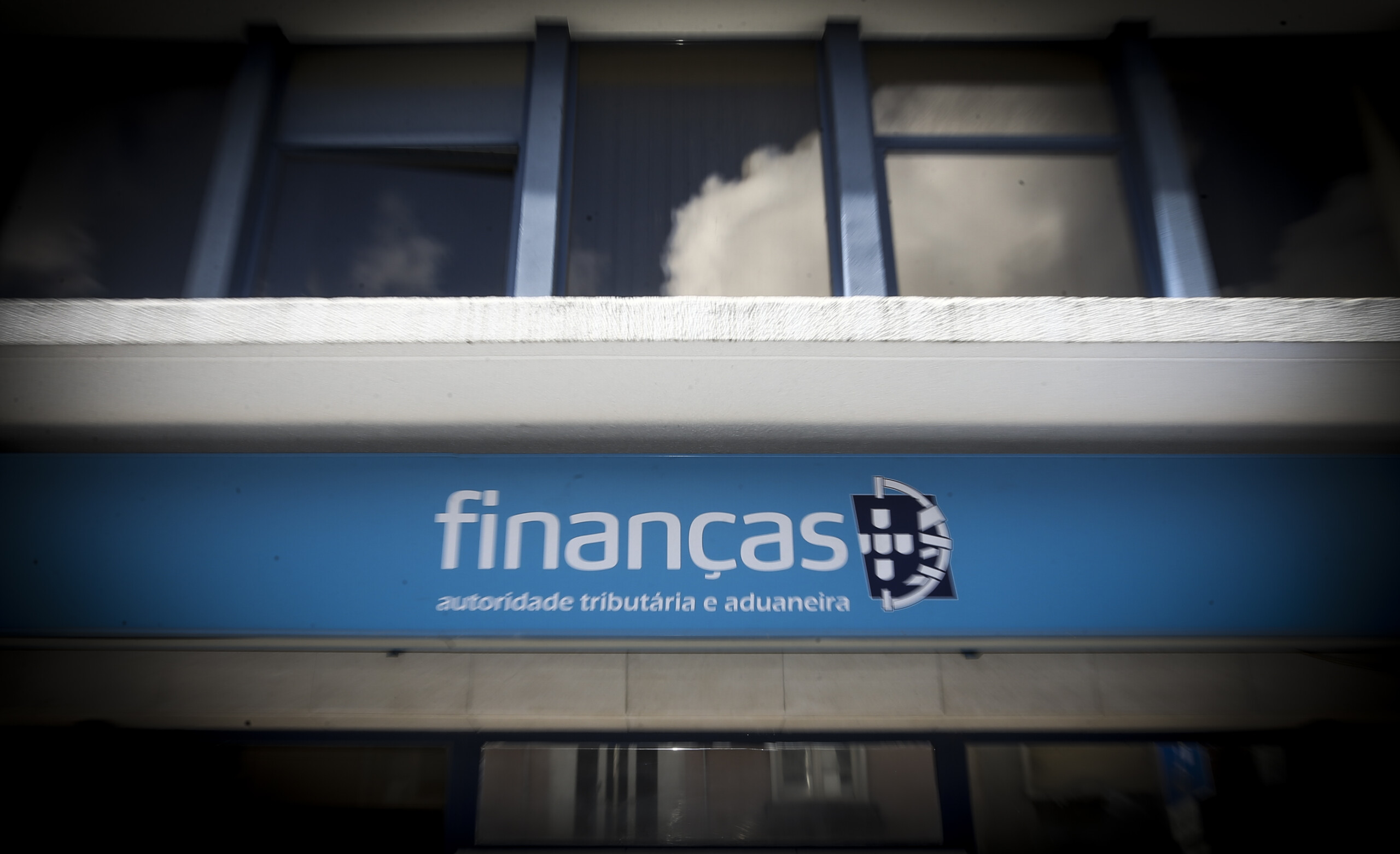 Portal das Finanças: Acesso Restaurado, mas Dificuldades e Falhas Persistem