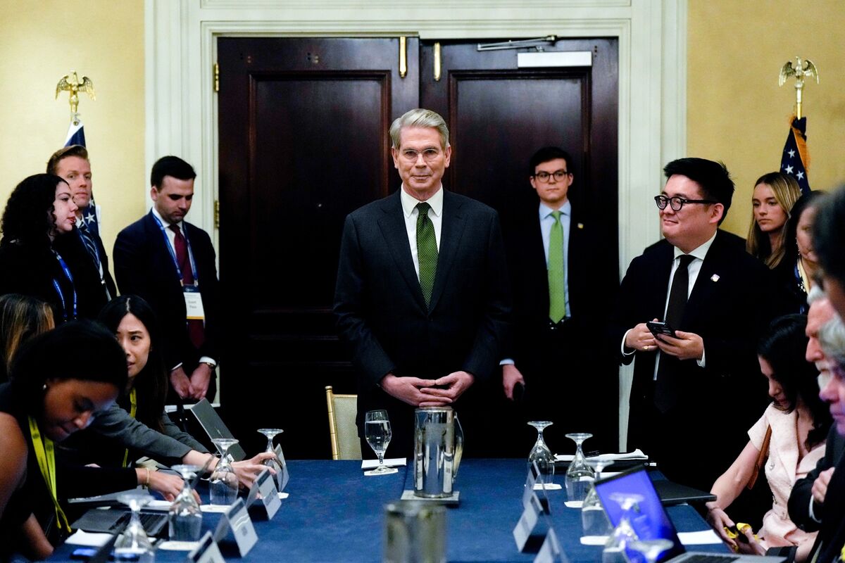 Trump no ofrece reducir aranceles a China de manera unilateral, según Scott Bessent