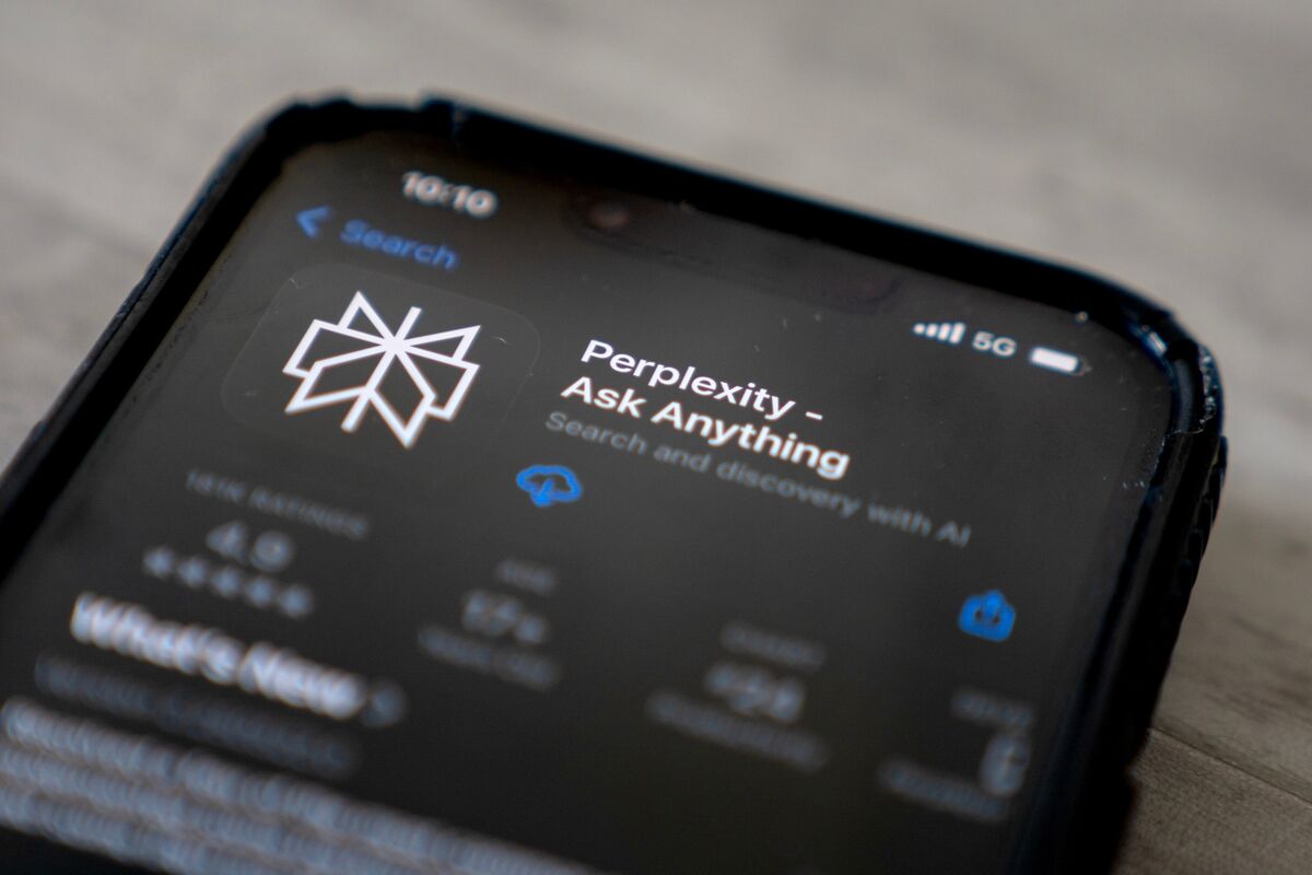 Apple en la Mira de Perplexity AI: ¿Un Movimiento Estratégico para Dominar la Inteligencia Artificial?