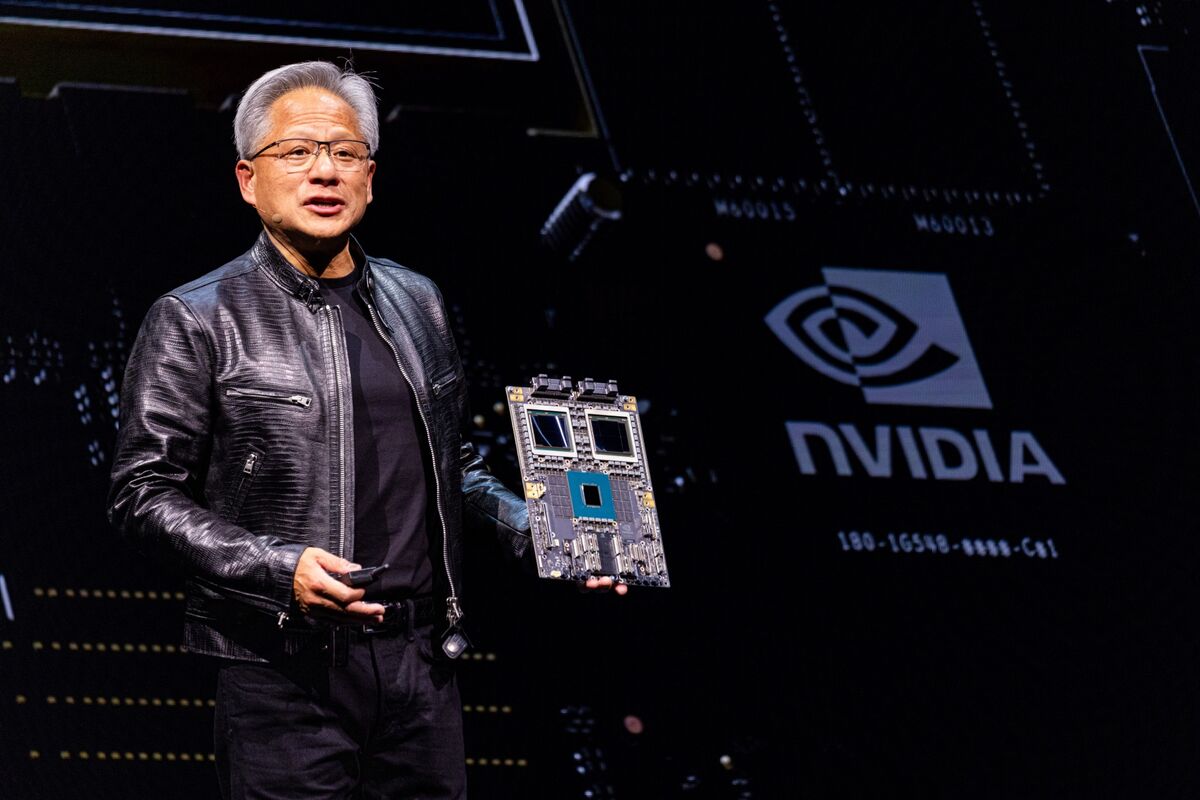 Nvidia CEO Urges Trump to Revise AI Chip Export Rules