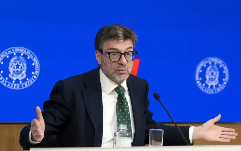 Ok dalla Camera al Documento di finanza pubblica: pesano i dazi, tagliate le stime sul Pil: +0,6% nel 2025