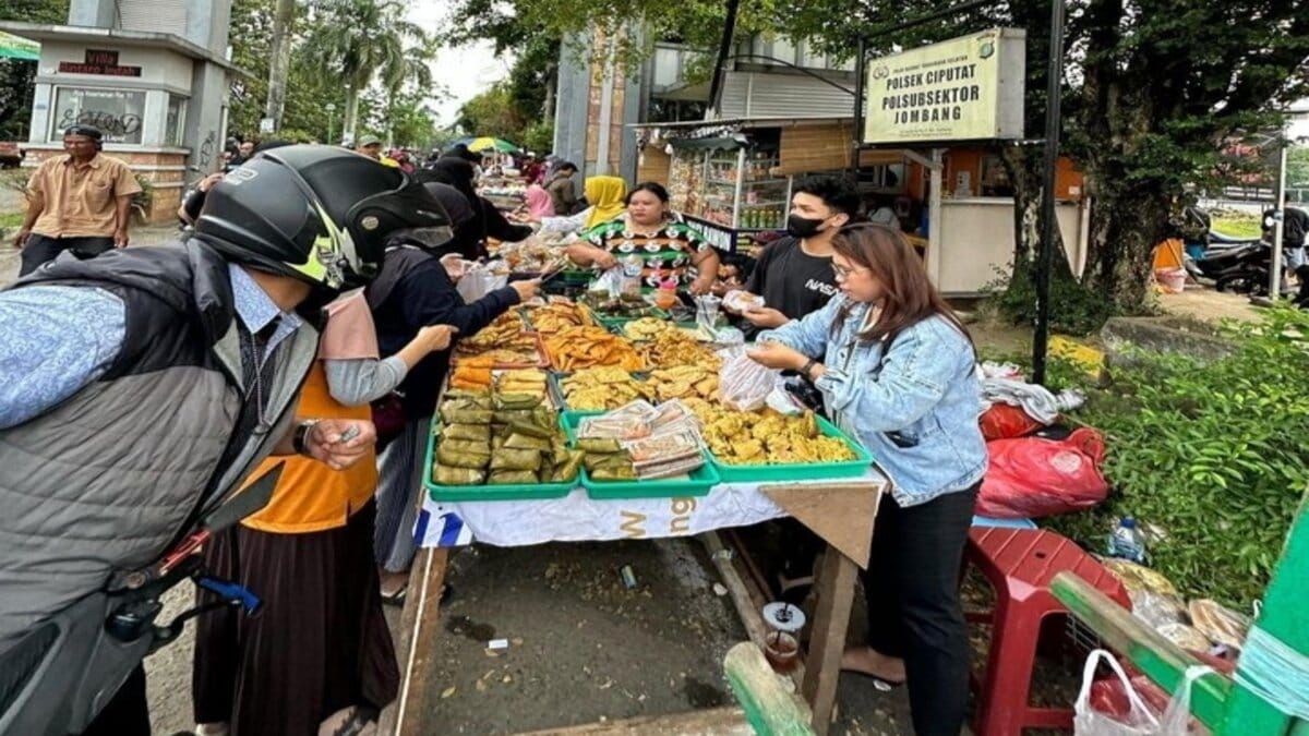 5 Aktivitas Seru untuk Menghabiskan Waktu di Bandung Saat 'Ngabuburit'