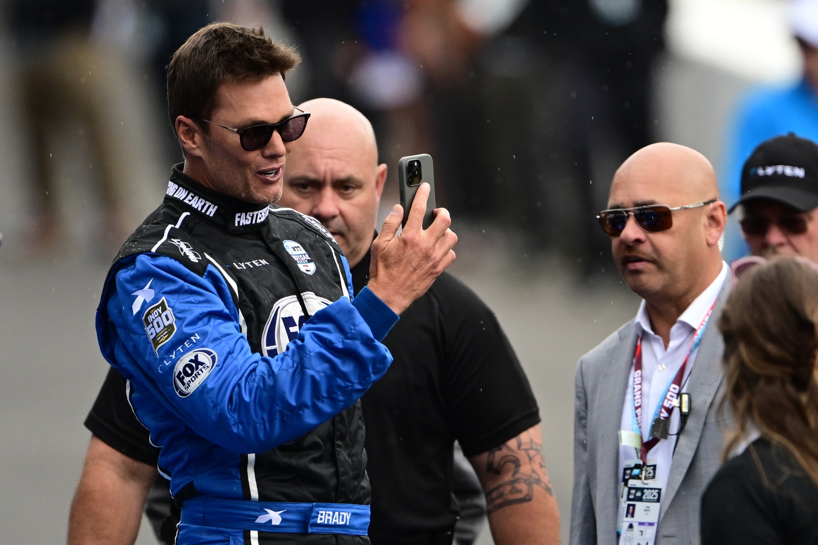 Tom Brady Abalado em Indianapolis: A Reação Explosiva dos Fãs da Indy 500