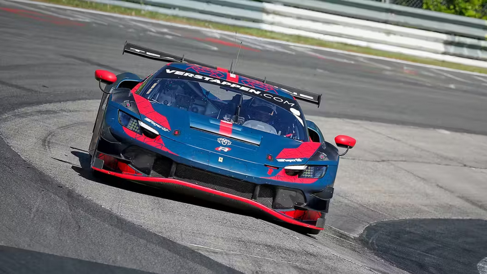 Max Verstappen ao Volante da Ferrari GT3: Revelações Surpreendentes e Desempenho Excepcional!