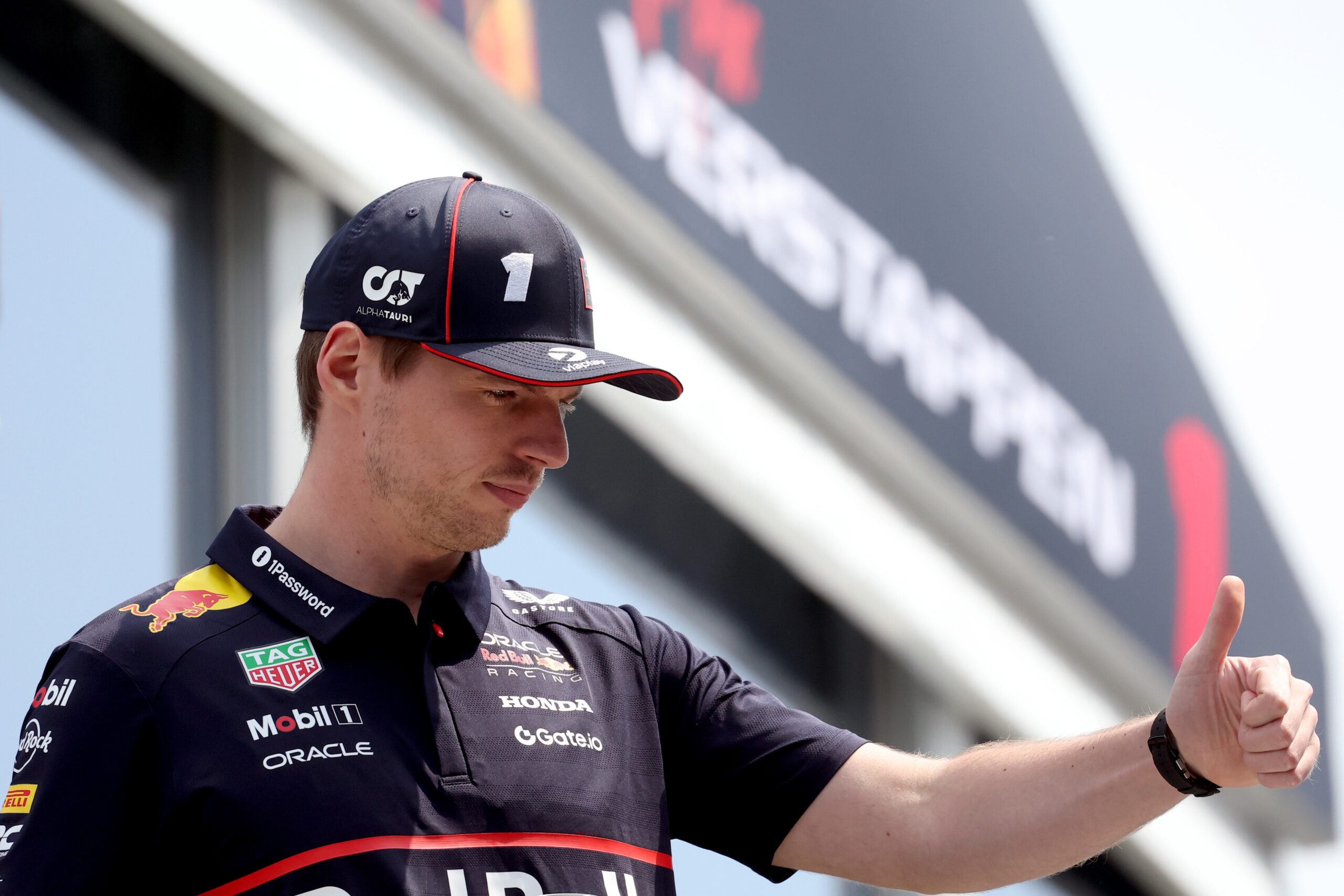 Max Verstappen e o Repórter da Sky F1: Discussão Acalorada e Tensão em Montreal