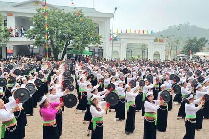 Tin tức nóng 4-11-2024: Hà Nội đẩy mạnh giải ngân vốn đầu tư công và chăm lo đời sống dân tộc thiểu số