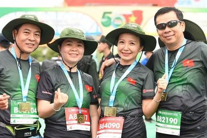 Vinamika - CERA Uniforms: Cùng Tiền Phong Marathon 2025 Lan Tỏa Tinh Thần Thể Thao