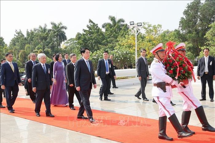 Chủ tịch nước Lương Cường dâng hoa tri ân tại Lăng Chủ tịch Kaysone Phomvihane