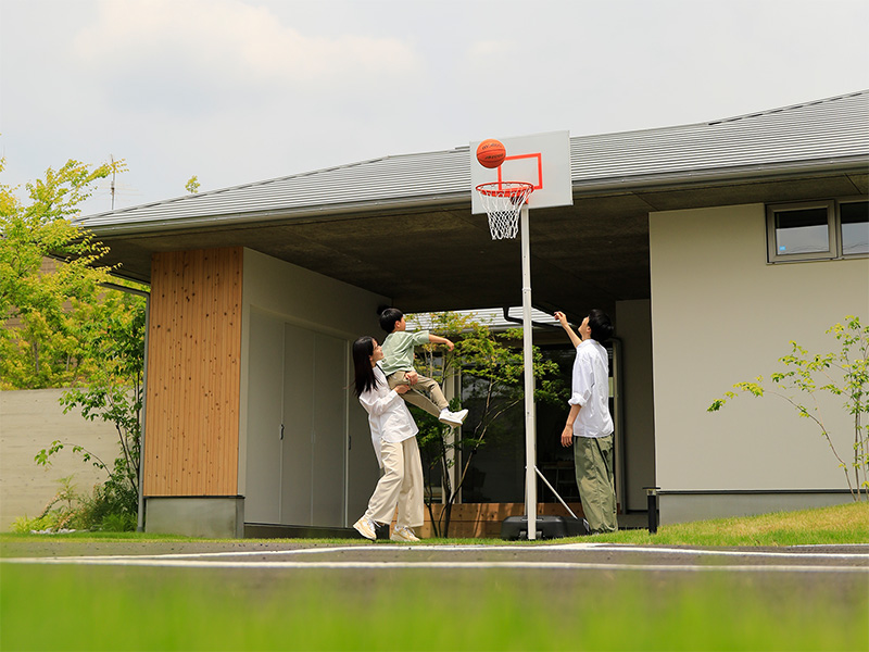住まいに溶け込む白いバスケットボールゴール「CIRCLE」新登場