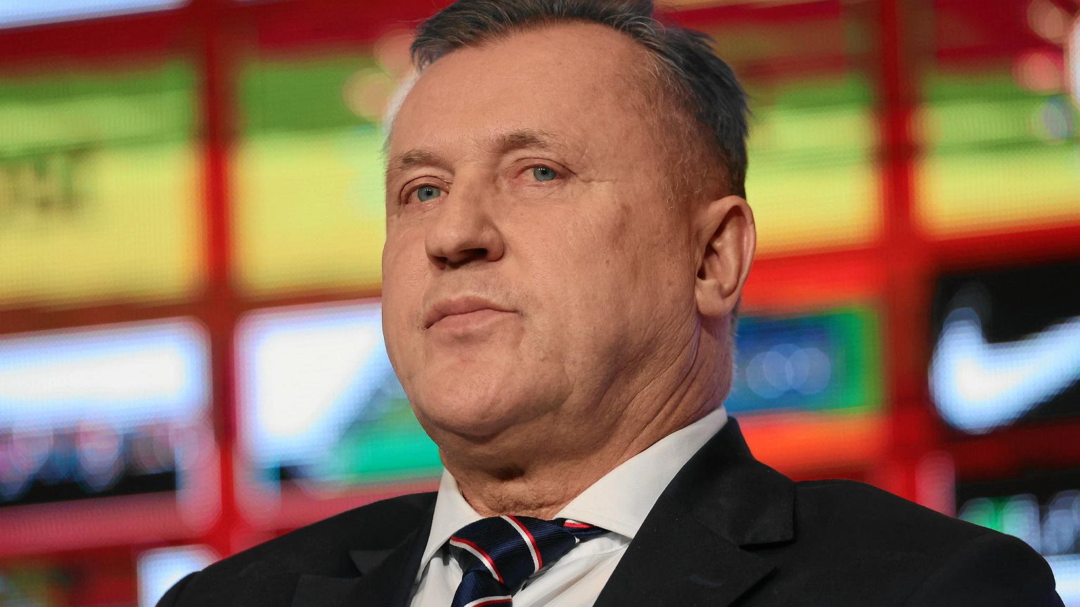 Kulesza wyjaśnia sprawę Stadionu Narodowego: polityka za wyjściem z Narodowego