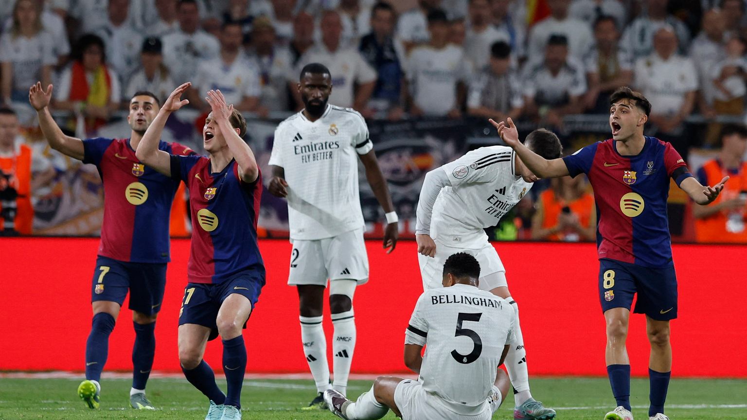 Gdzie oglądać FC Barcelona - Real Madryt. O której El Clasico? [TRANSMISJA NA ŻYWO]