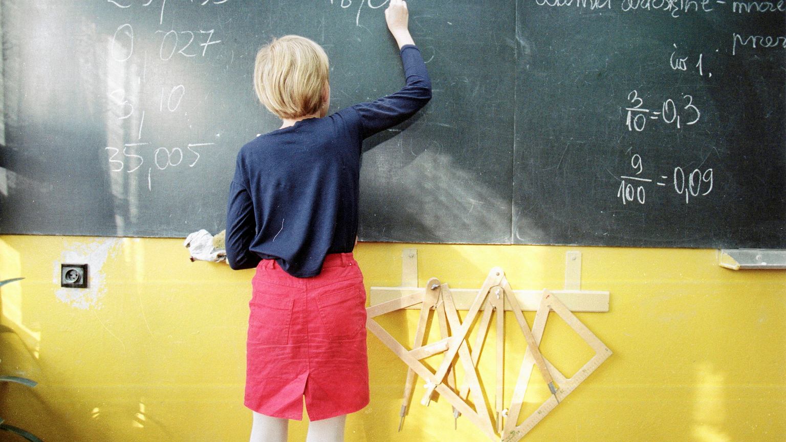 Jest decyzja w sprawie nadgodzin nauczycieli. "40 godzin na tydzień i kropka. Bez żadnego przeciętnie"