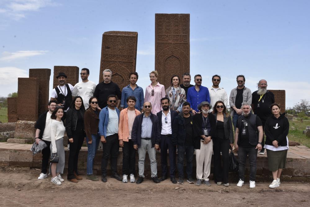 Ahlat Selçuklu Mezarlığı Ünlülerin İlgi Odağı Oldu
