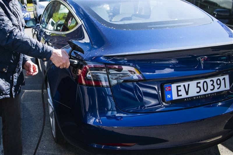 Elektrische Bedrijfswagen Thuis Opladen: Werkgevers Kunnen Vergoeding Verhoogden in Q3!