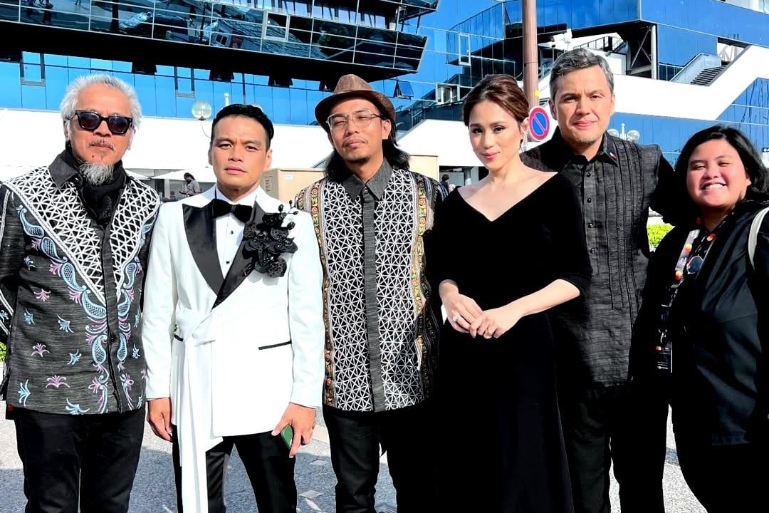 Lav Diaz y Arjhay Babon Irradian Orgullo Filipino en la Alfombra Roja de Cannes: Un Homenaje a la Herencia con Estilo