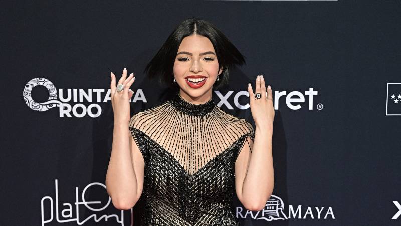 Ángela Aguilar brilla en Premio Lo Nuestro con la presencia de Belinda en el público