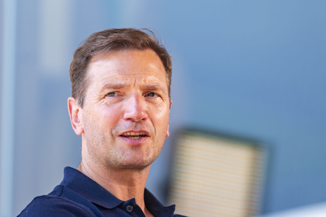 Arnold Bruggink verlaat FC Twente: Een onverwachte exit en de impact op de club