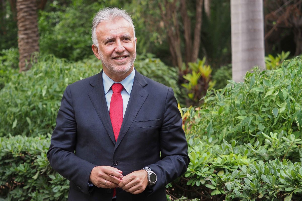 Ángel Víctor Torres: Optimismo Tras la Cirugía Contra el Cáncer - "Se quitó todo lo que se tenía que quitar, y eso es mucho"