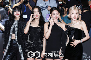 블랙핑크, 완전체 컴백 임박! 해외 유명 감독과 협업한 뮤직비디오 촬영 돌입
