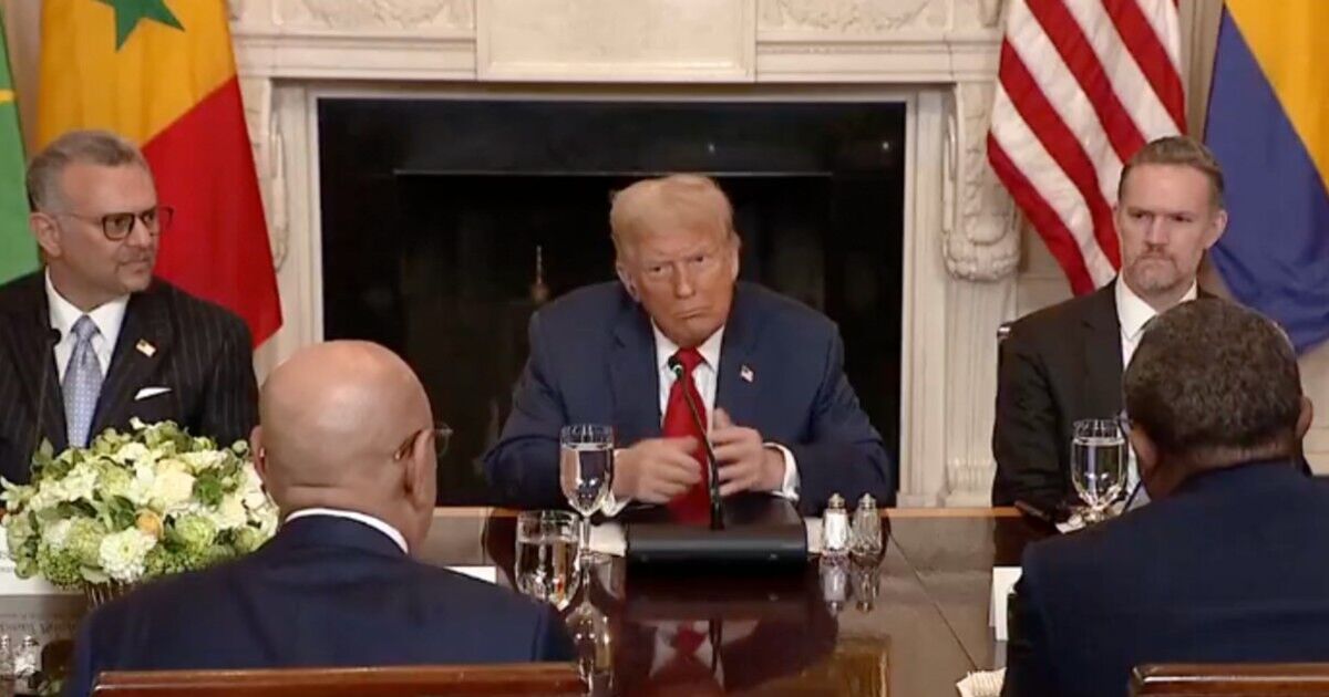 Donald Trump loses the plot during White House meeting sparking mental health fears