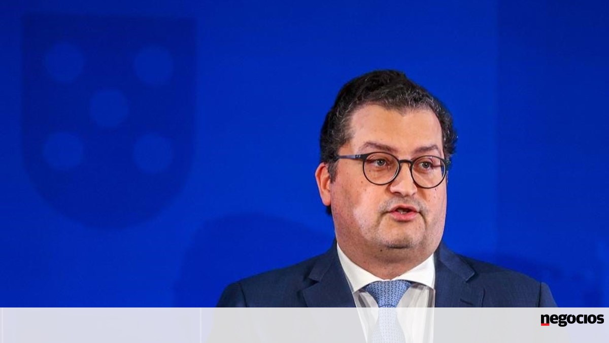 Contas Públicas 2024: Ministro das Finanças Anuncia Excedente Robusto