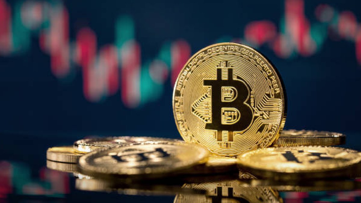 Şirketler Bitcoin'e Akın Etti: 2025'te Rekor Kırıldı!