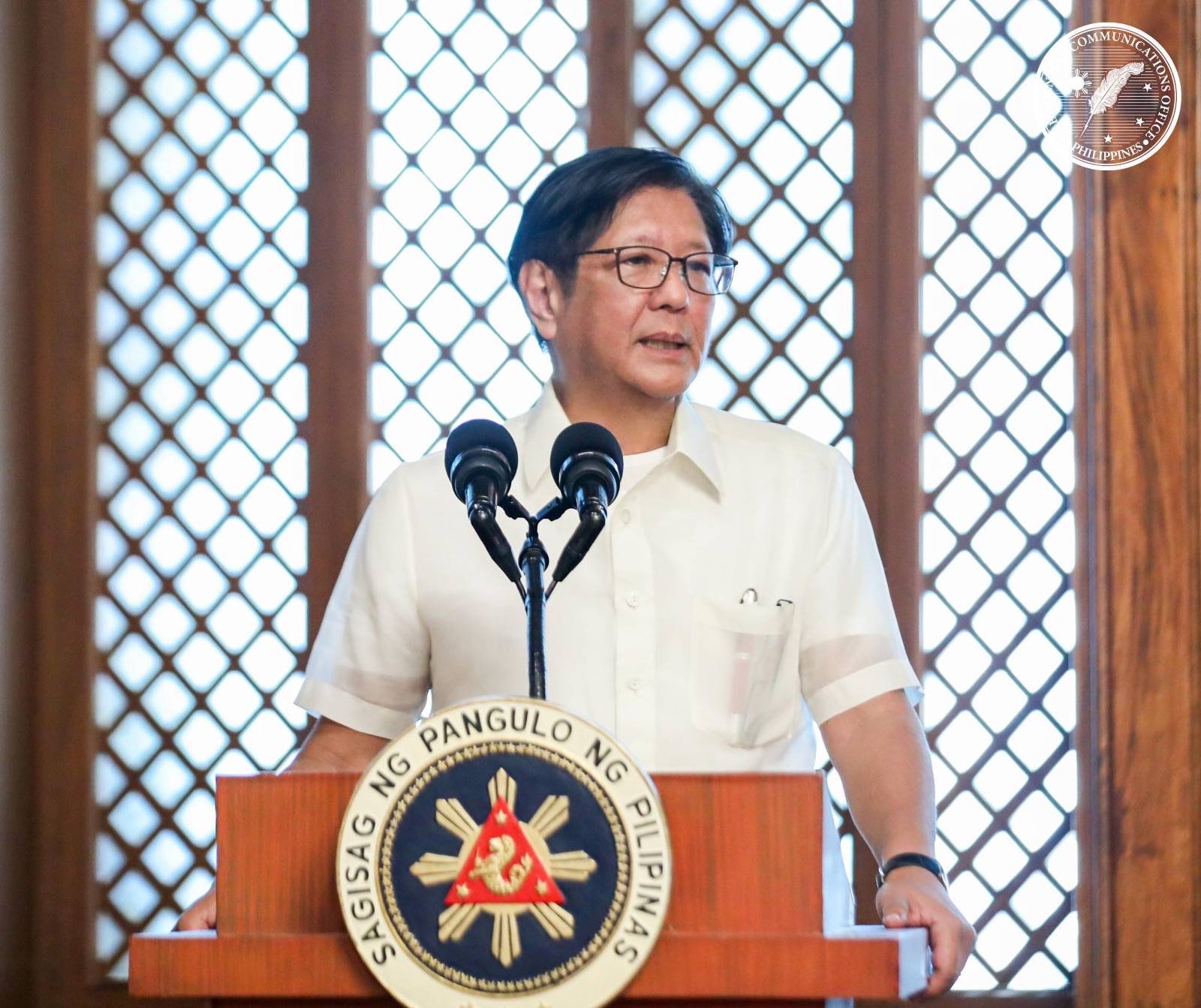 Palace: Marcos to make swift decision on courtesy resignations