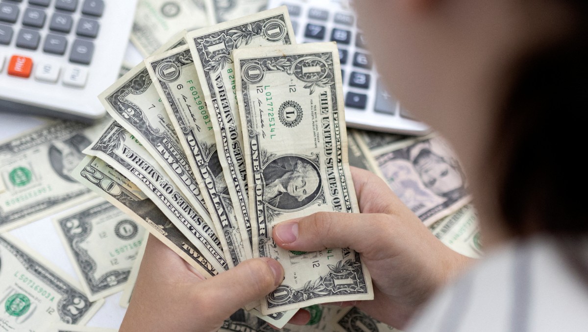 ¿Cuánto se necesita invertir para tener finanzas sanas? Luis de la Calle ofrece su perspectiva