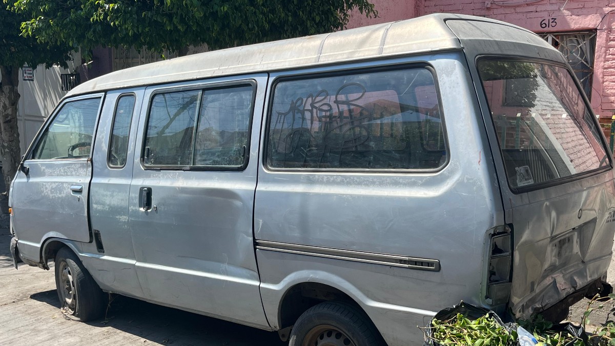 ¡Basura sobre ruedas! Los autos abandonados en León: un problema de salud, seguridad y medio ambiente que clama por solución