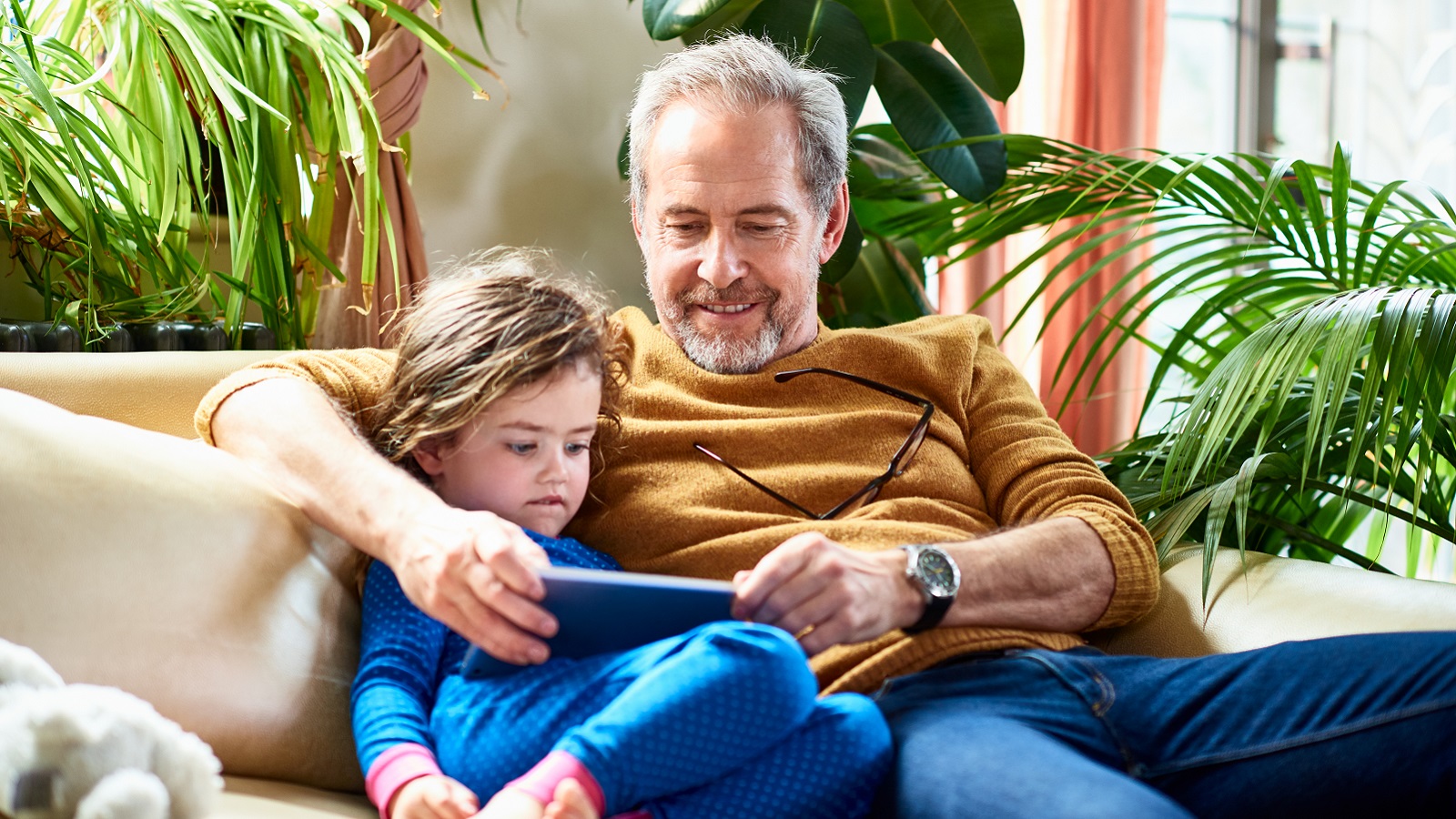 Can Technology Use Reduce Dementia Risk? New Research Reveals Promising Findings
