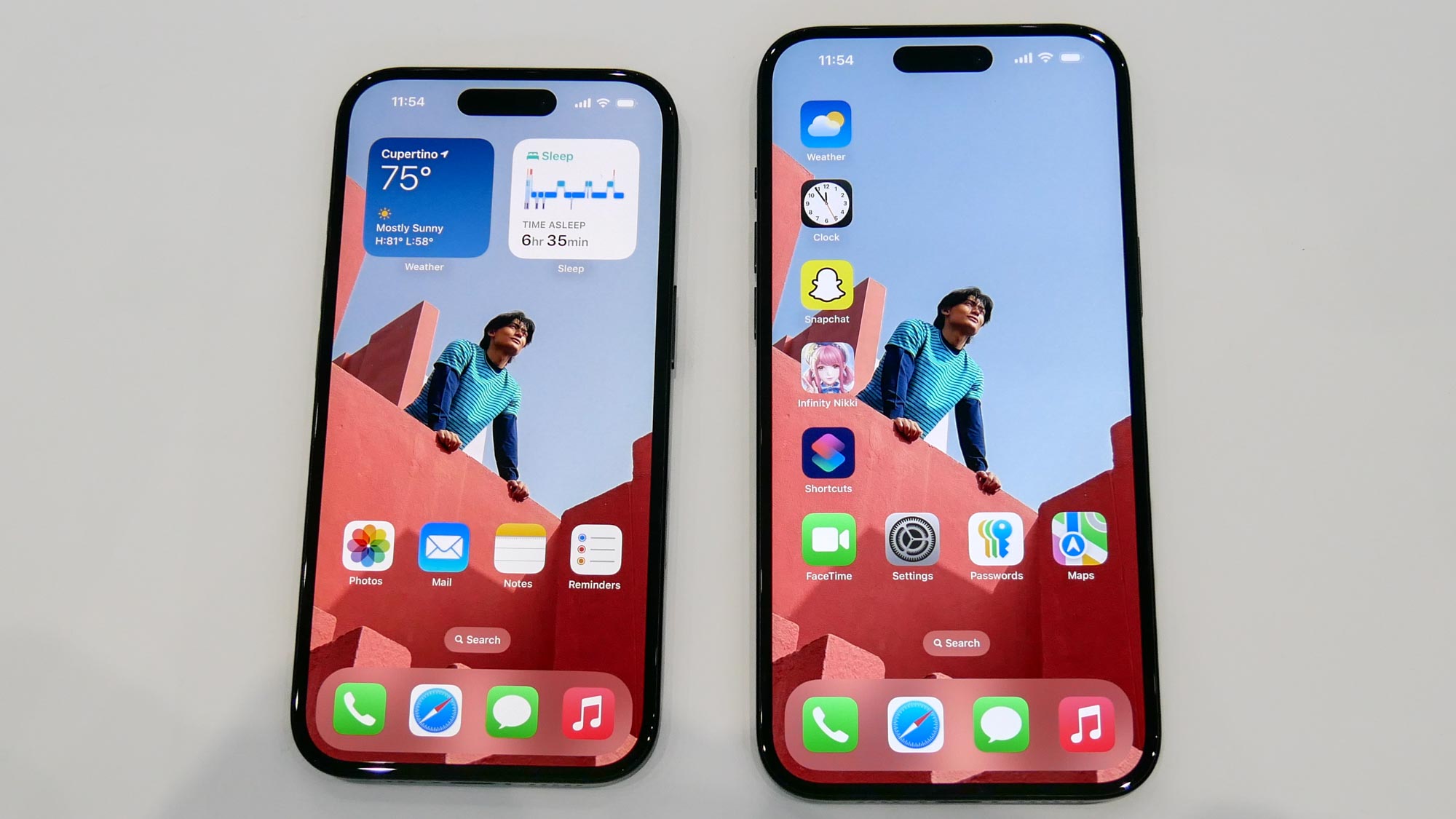 Revolutionary iPhone 17: Apple's 20th Anniversary Model to Feature Groundbreaking Four-Edge Bending Display