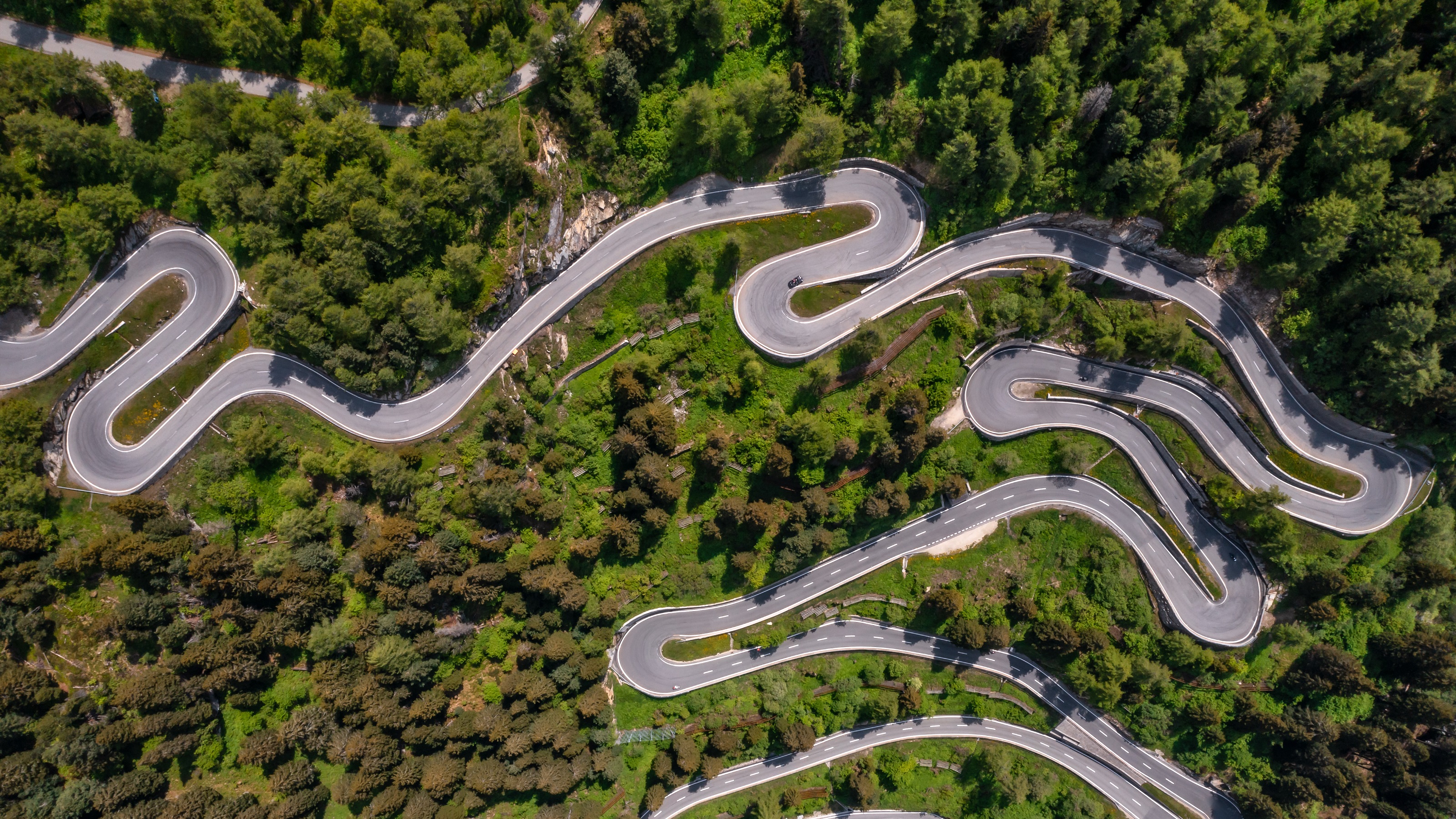 Navigating Economic Uncertainty: 8 Smart Financial Moves to Secure Your Future