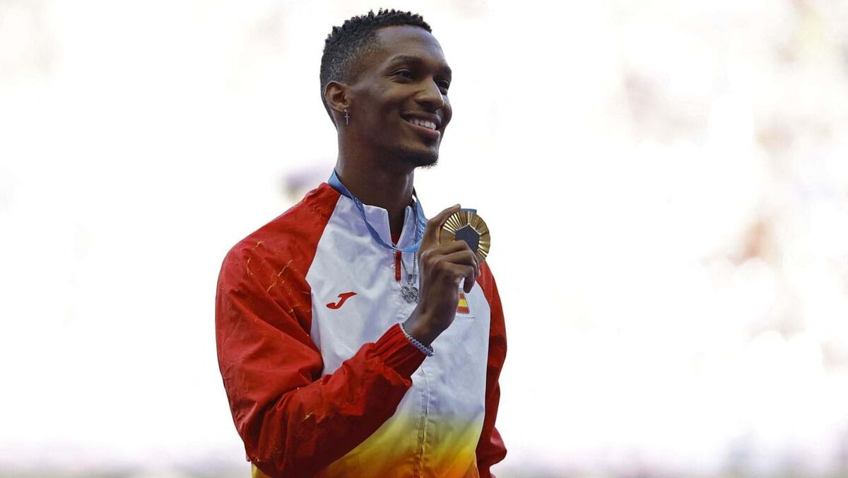 Jordan Díaz: Onde o Campeão Olímpico de Triplo Salto Guarda a Sua Medalha de Ouro
