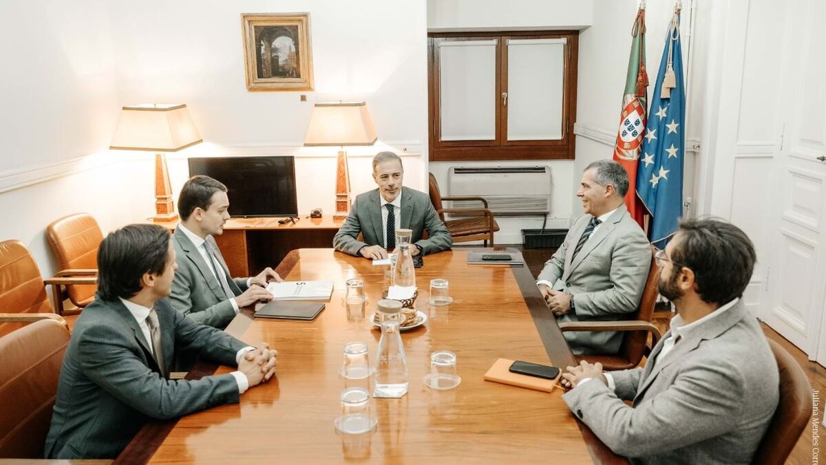 CDP e Ministro dos Assuntos Parlamentares Discutem Futuro do Desporto em Portugal